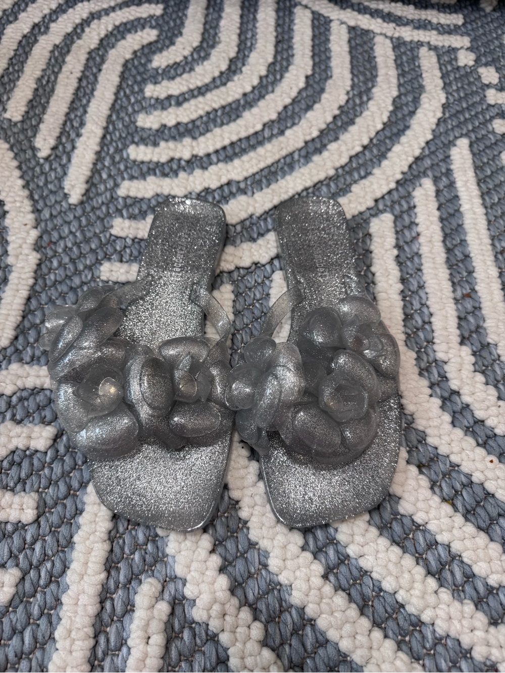 Jeffrey Campbell Silver Glitter Jelly Slide Sandals Size 8 Rosette Strap